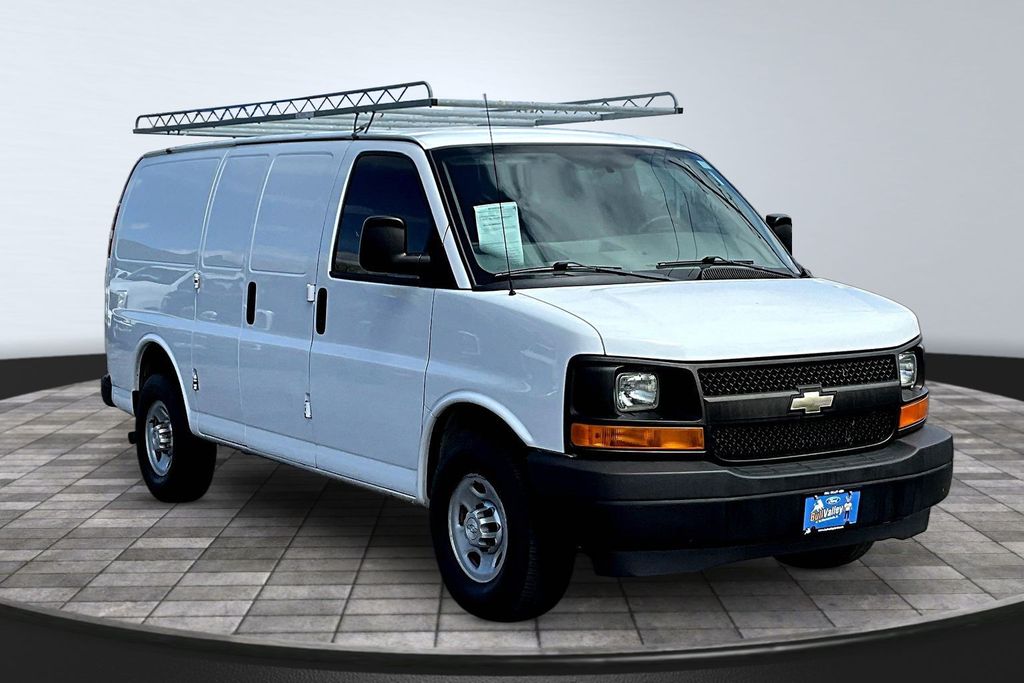 Summit White 2017 Chevrolet Express Cargo 2500 RWD Van Rear-Wheel Drive 6-Speed Automatic Overdrive