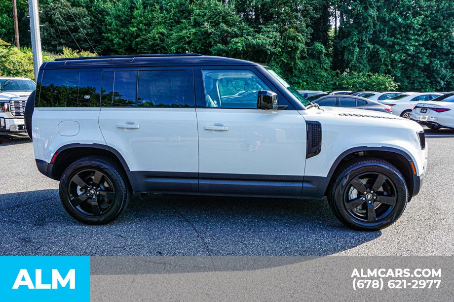 Used 2024 White Land Rover S image 8