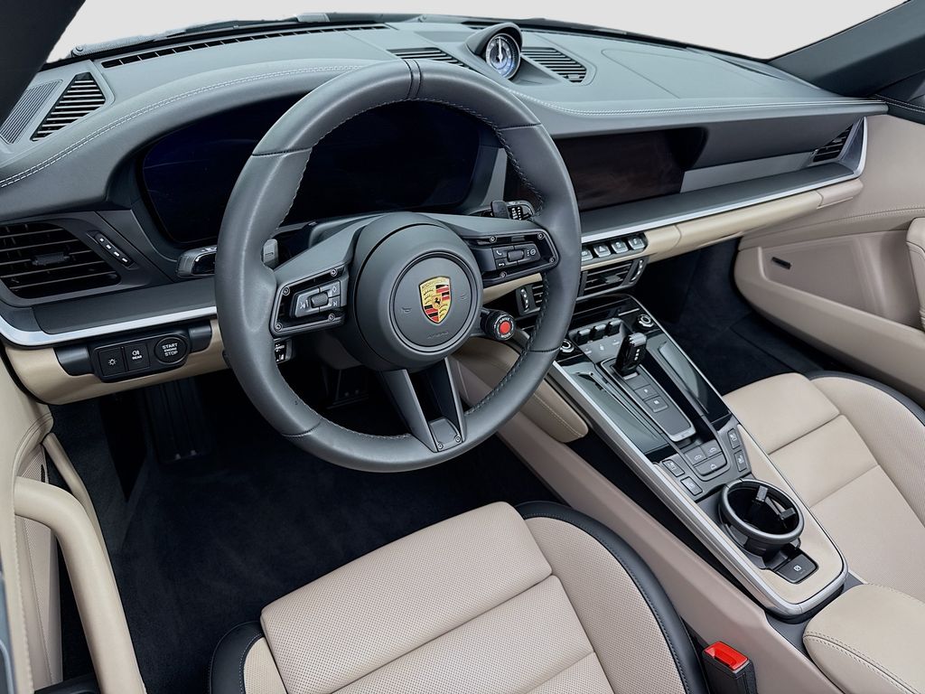 Thumbnail: 2025 Porsche 911 - 4