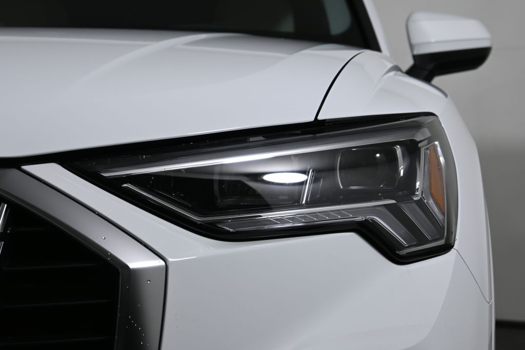 Thumbnail: 2025 Audi Q3 - 10