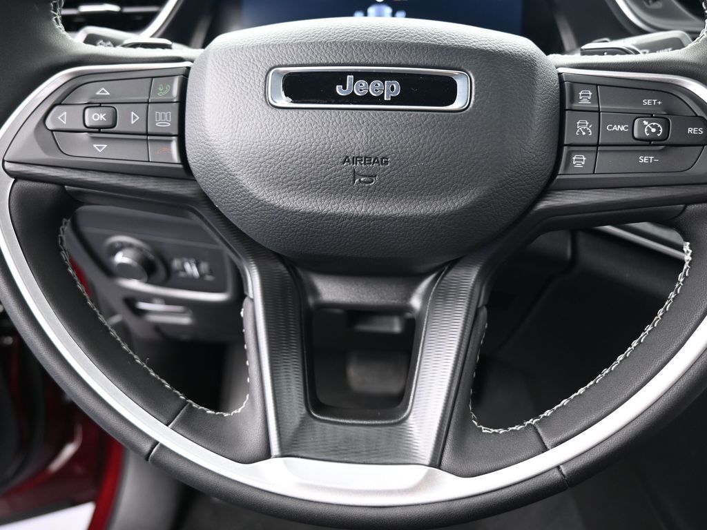 New 2025 Velvet Red Pearlcoat Jeep Laredo image 25