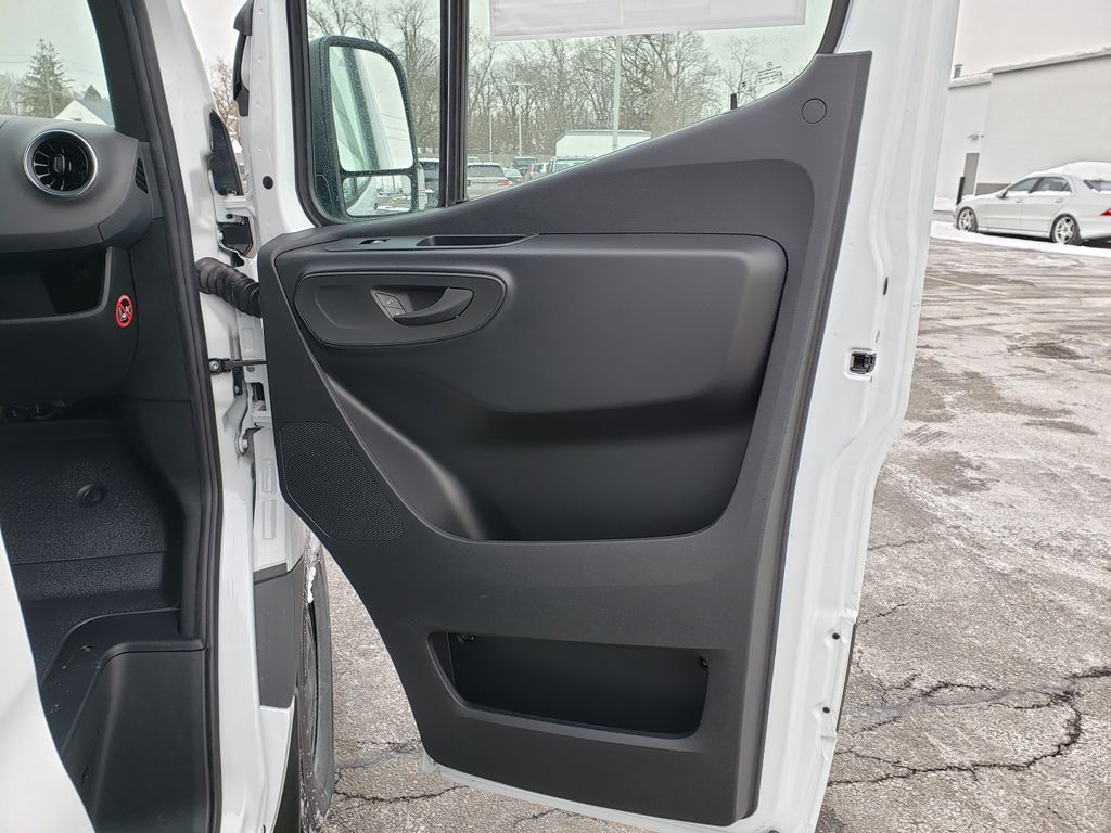 Thumbnail: 2026 Mercedes-Benz Sprinter - 22
