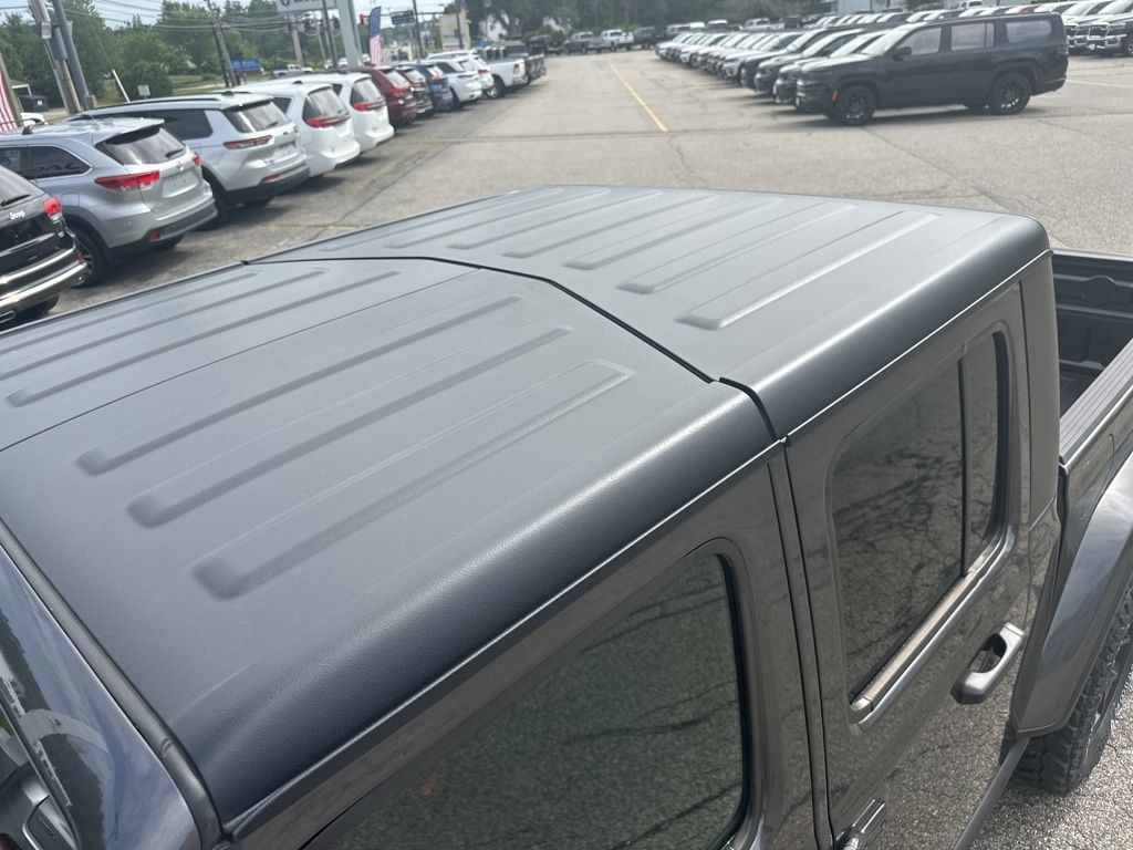 2025 Jeep Gladiator Willys photo 28