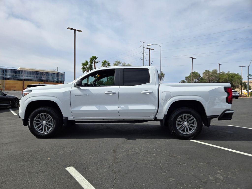 View vehicle photo 3