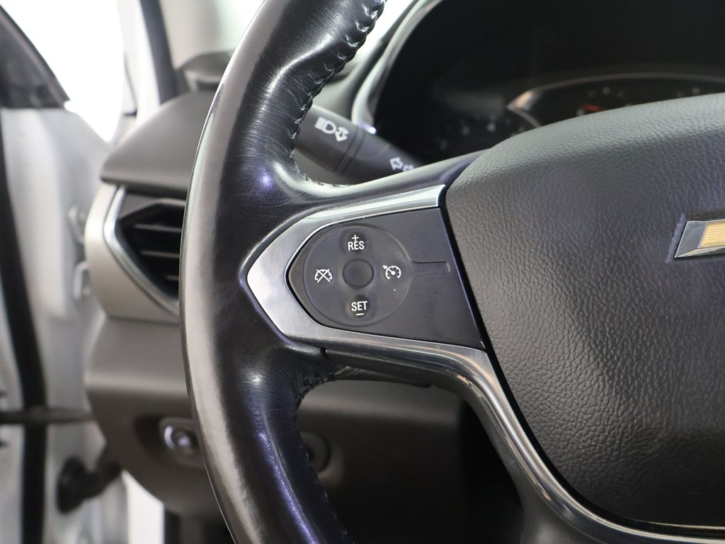 Used 2018 White Chevrolet 3LT image 44