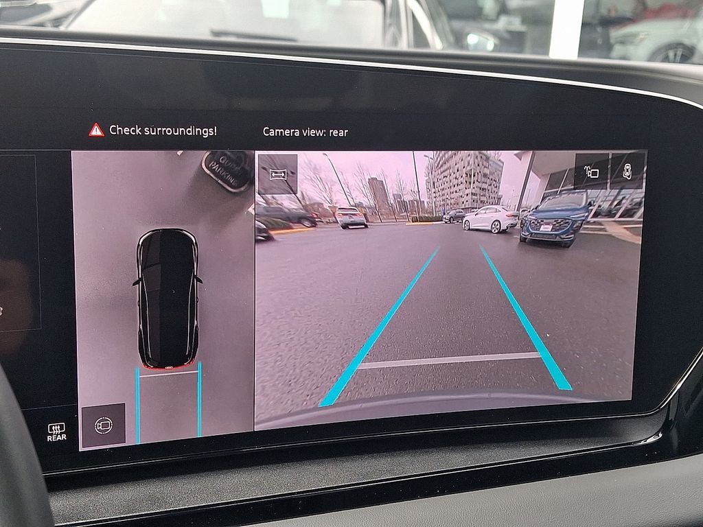 Thumbnail: 2025 Audi Q6 e-tron - 17