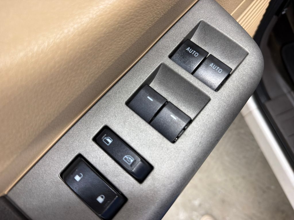 Used 2016  Ford Lariat image 15