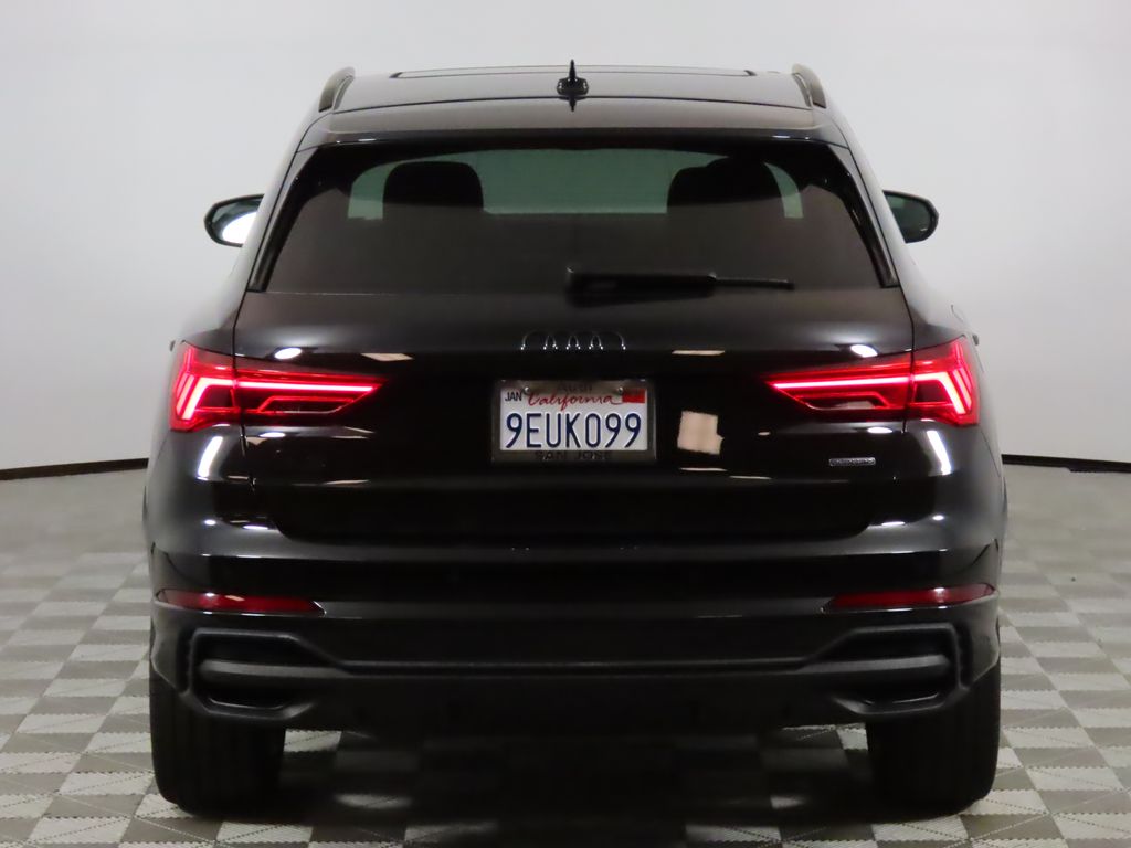 Thumbnail: 2023 Audi Q3 - 4