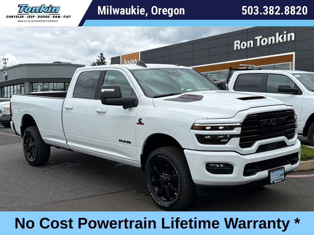 Bright White Clearcoat 2026 RAM 3500 Pickup Truck Four-Wheel Drive 8-Speed Automatic