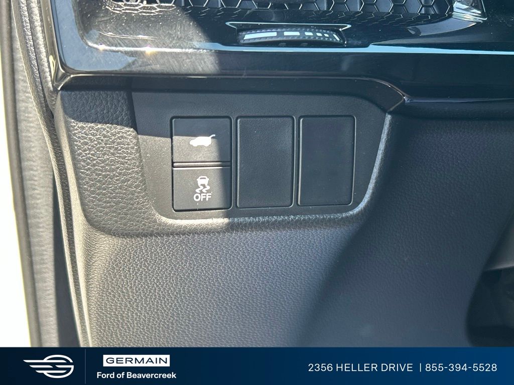Used 2023 White Honda EX-L image 26