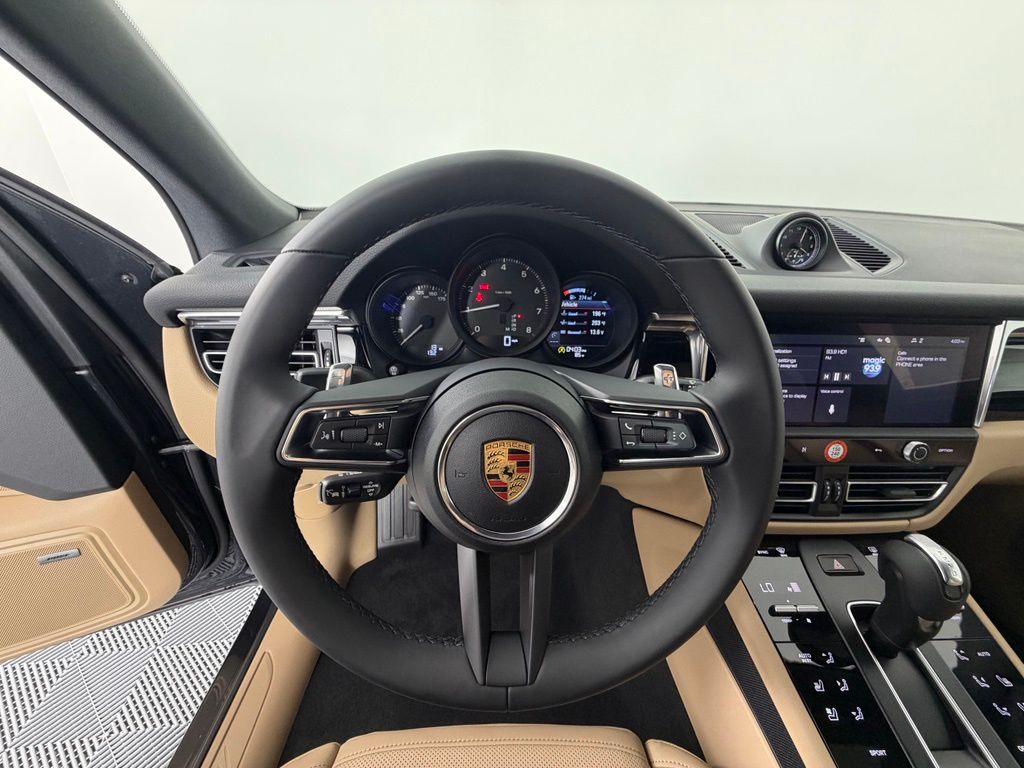 Thumbnail: 2026 Porsche Macan - 23