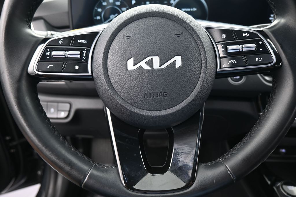 Used 2024 Gravity Gray Kia EX image 33