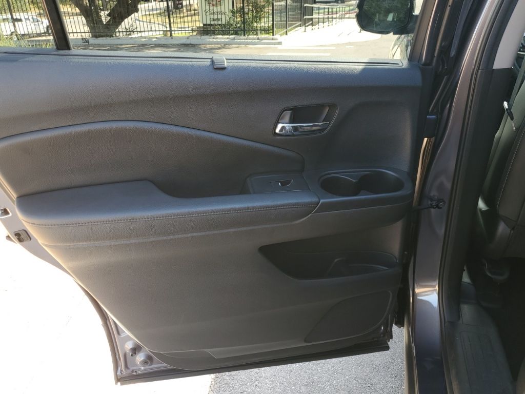 Used Car 2022 Honda Pilot  Touring For Sale Under $35,000 In Austin, Texas
