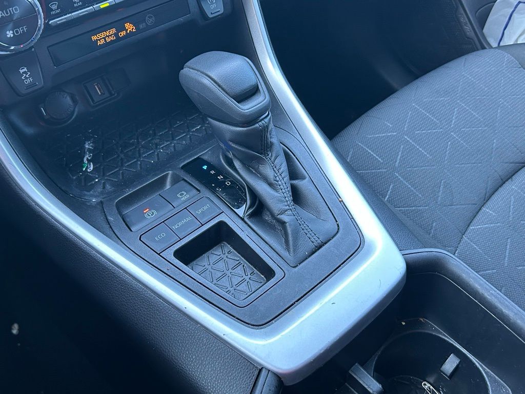 Thumbnail: 2022 Toyota RAV4 - 26