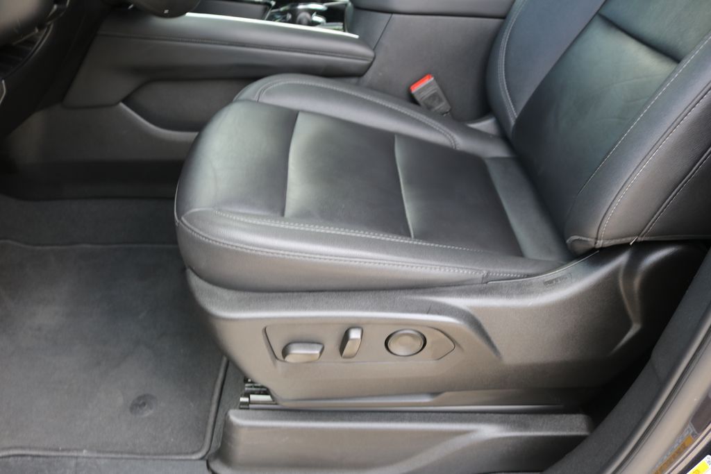 Used 2025 Gray Chevrolet LT image 13