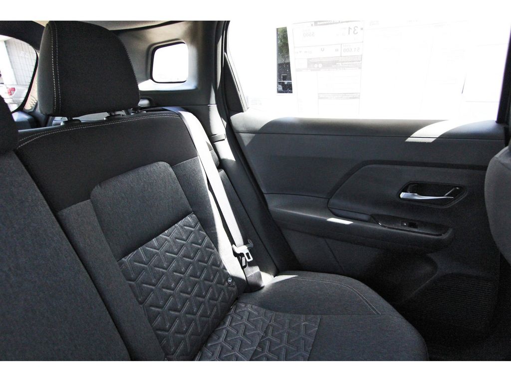 2026 Nissan Kicks SV - 9