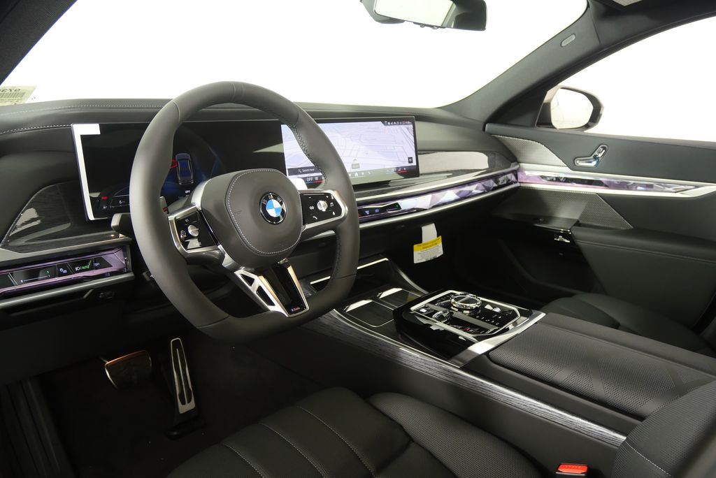 Thumbnail: 2025 BMW 7 Series - 13