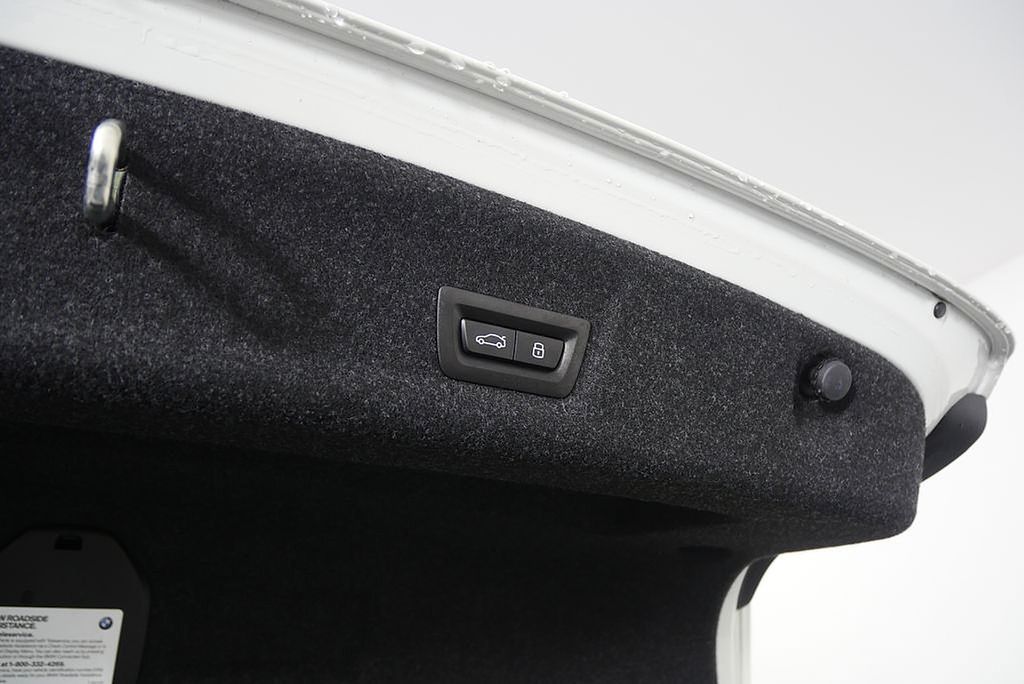 Thumbnail: 2024 BMW 3 Series - 18