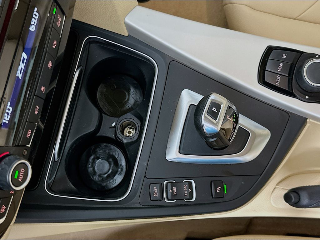 Thumbnail: 2016 BMW 3 Series - 16