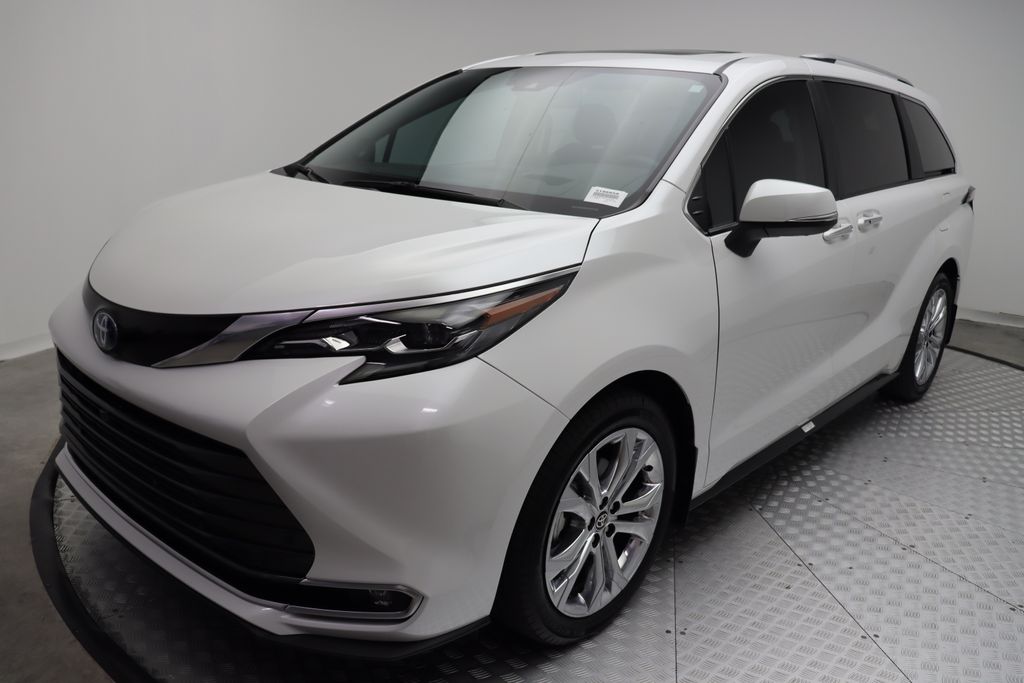 2024 Toyota Sienna Platinum 2