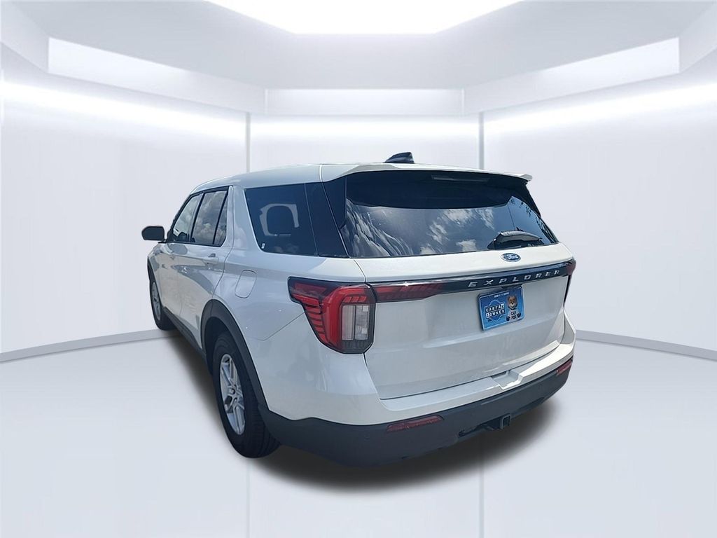 2026 White Metallic Ford Explorer Active RWD SUV