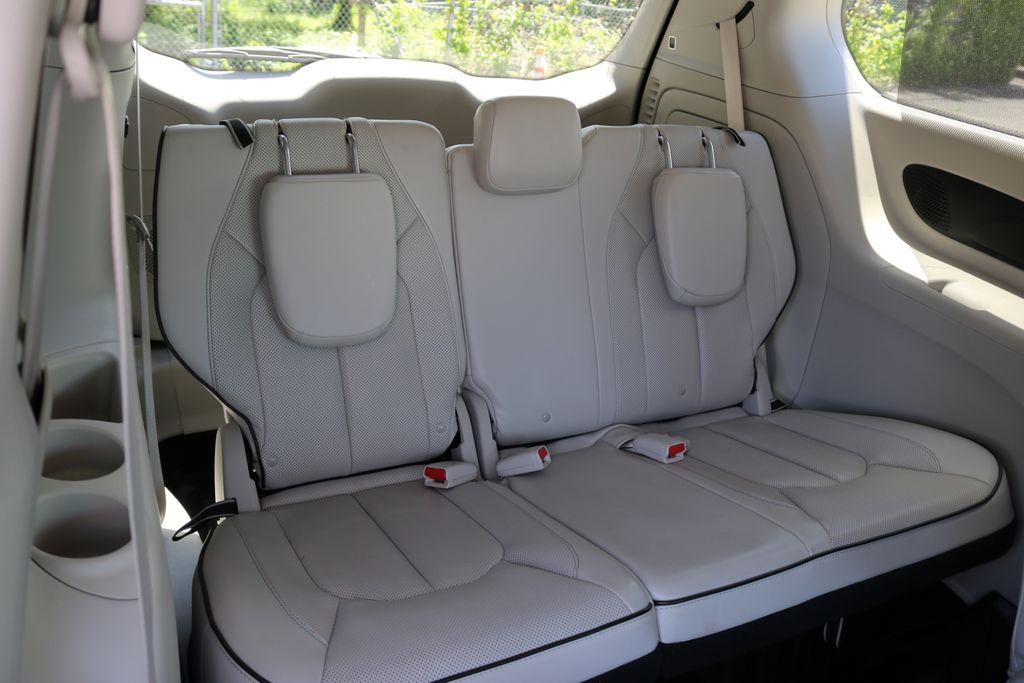 Used Car 2018 Chrysler Pacifica Hybrid  Limited For Sale Under $25,000 In Austin, Texas