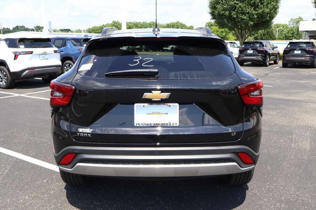 Thumbnail: 2025 Chevrolet Trax - 6