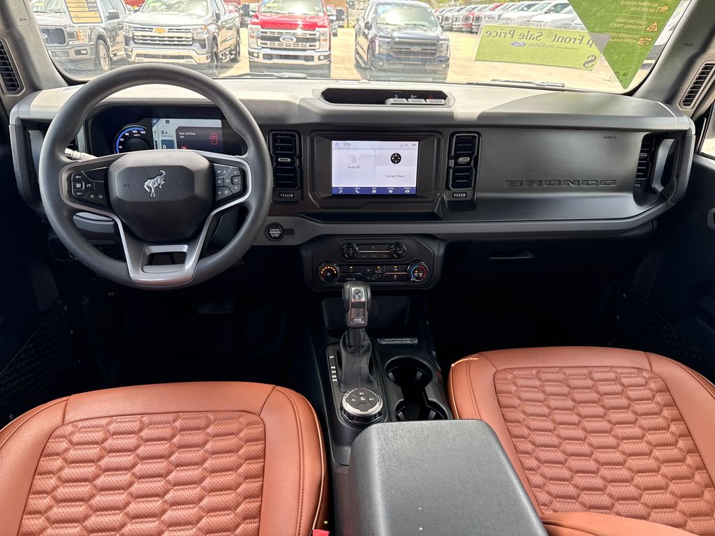 Used 2022 Green Ford Base image 6