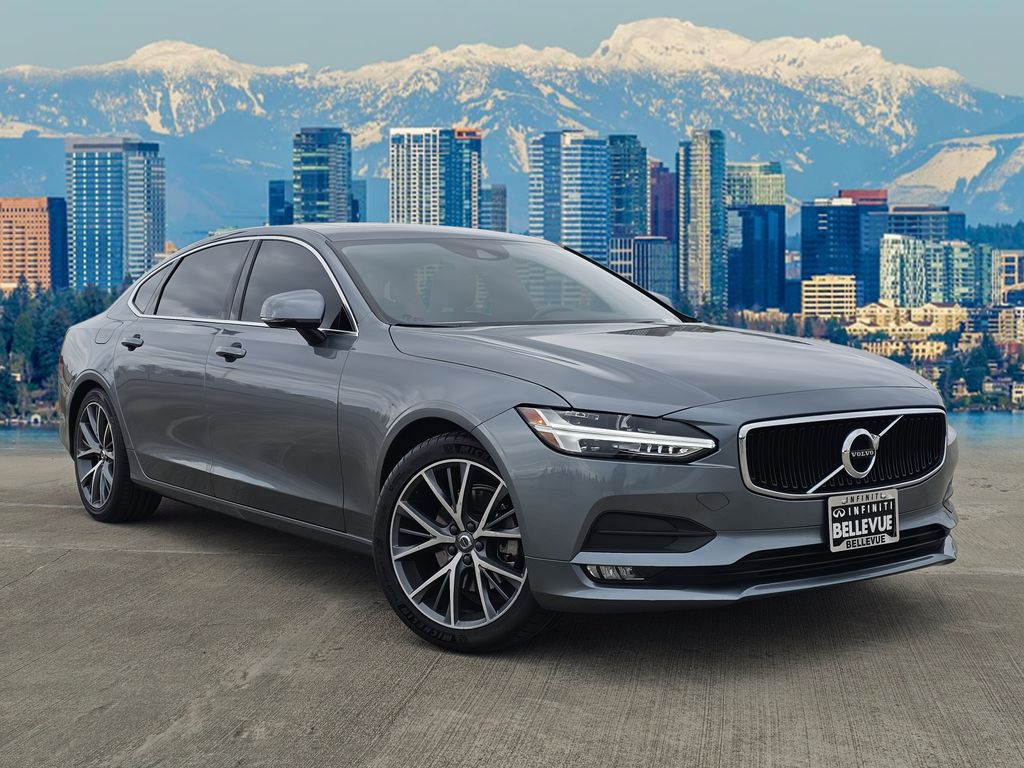 2018 Volvo S90 T5 Momentum AWD