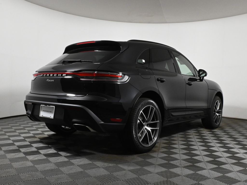 Thumbnail: 2025 Porsche Macan - 7