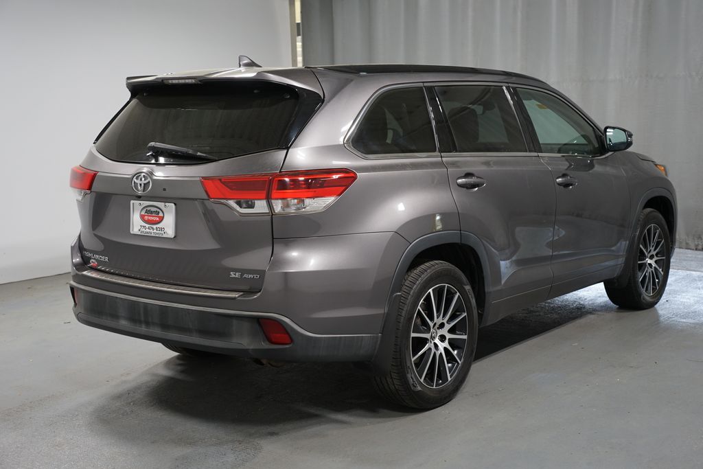 Thumbnail: 2018 Toyota Highlander - 8