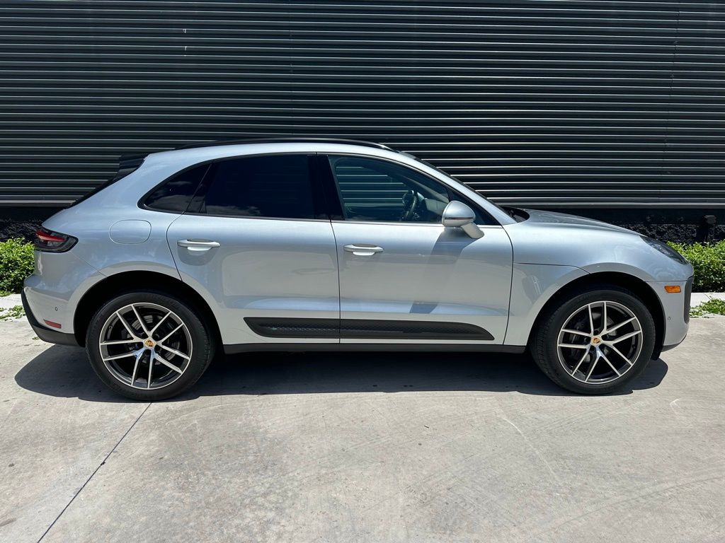 2022 Porsche Macan  8