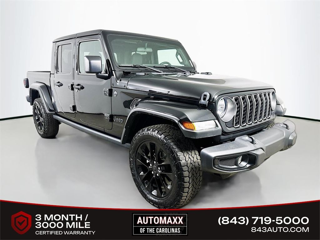 Black Clearcoat 2024 Jeep Gladiator NightHawk Crew Cab 4WD Pickup Truck Four-Wheel Drive 8-Speed Automatic