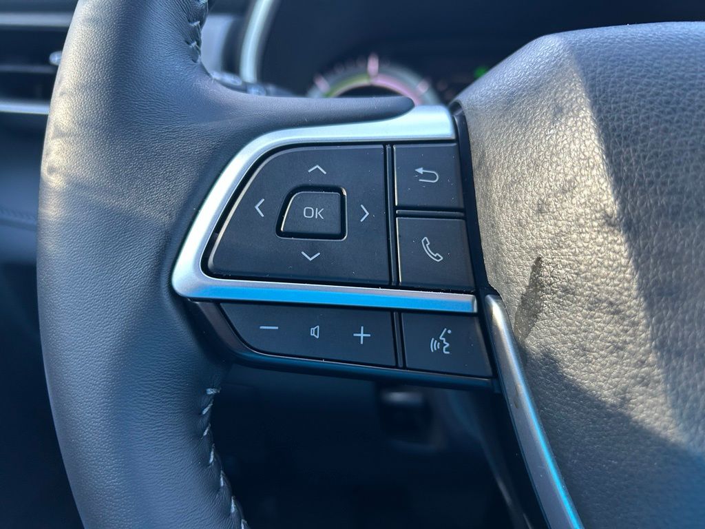 Thumbnail: 2025 Toyota Highlander - 20