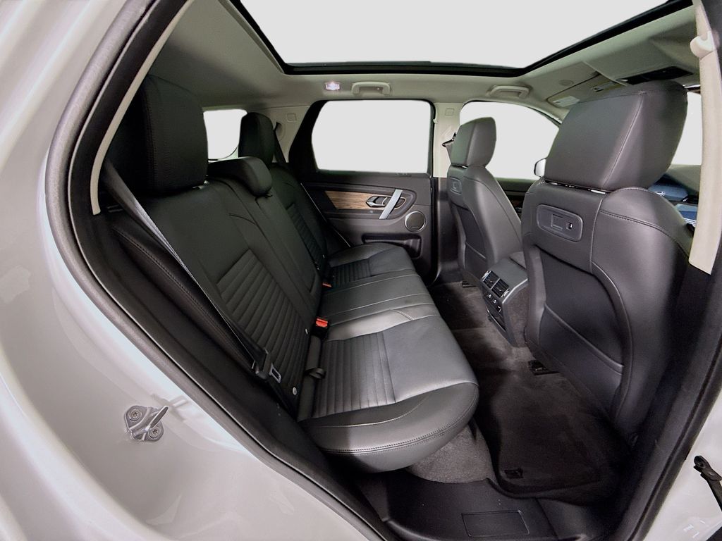 Thumbnail: 2025 Land Rover Discovery Sport - 23