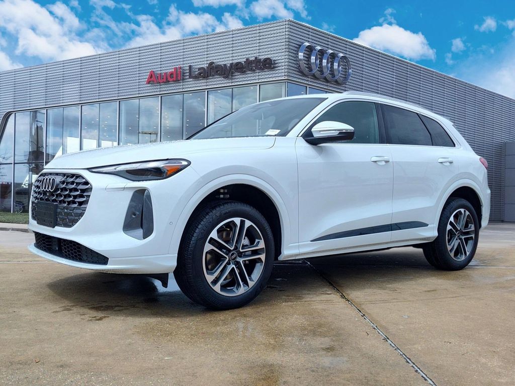 Glacier White Metallic 2026 Audi Q5 quattro Premium TFSI SUV / Crossover All-Wheel Drive 7-Speed Automatic