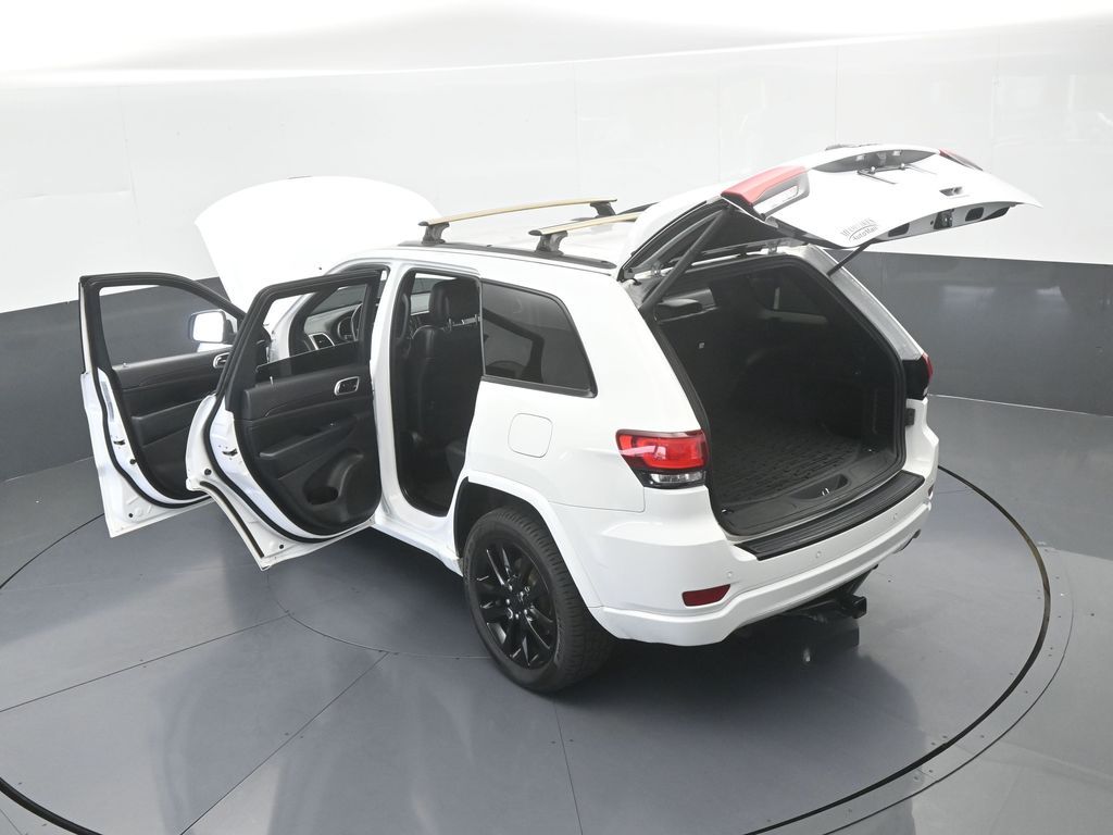 Used 2018 Bright White Clearcoat Jeep Altitude image 61