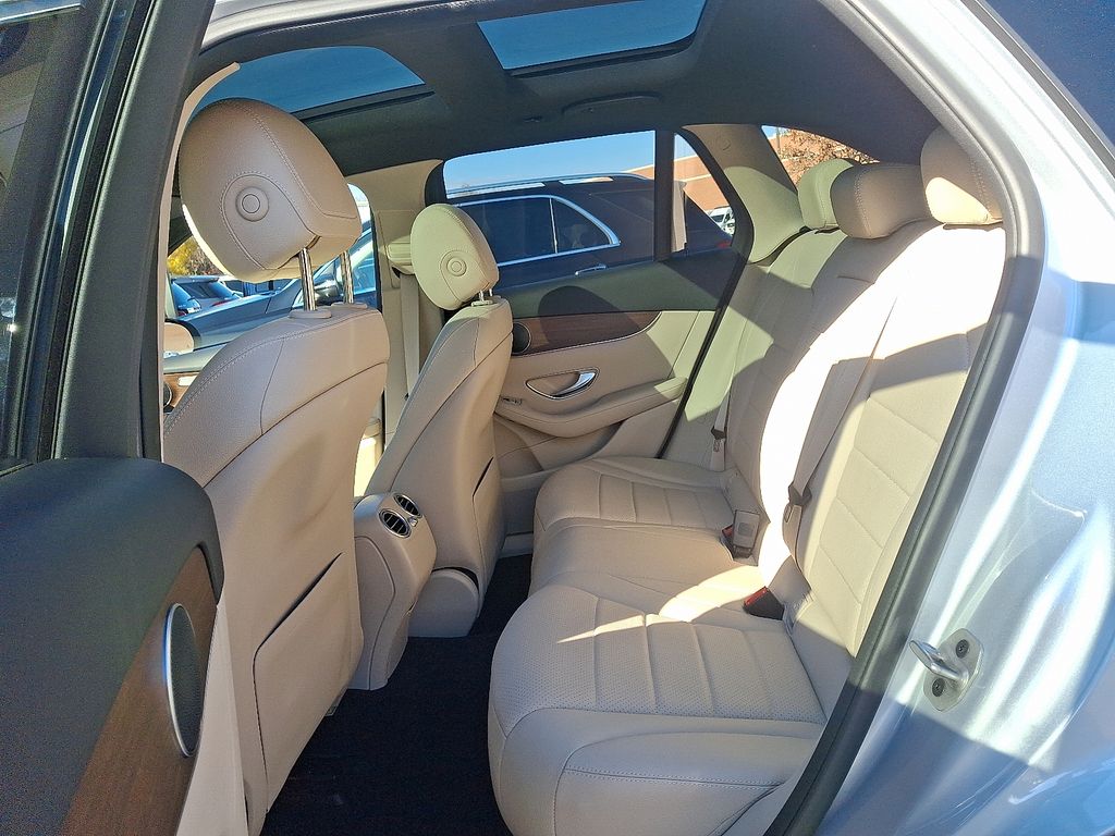 Thumbnail: 2021 Mercedes-Benz GLC - 10