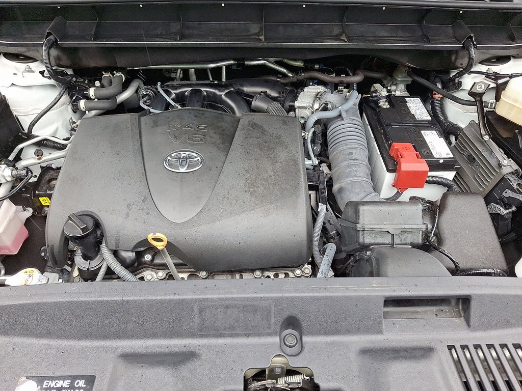 2022 Toyota Highlander XLE 28