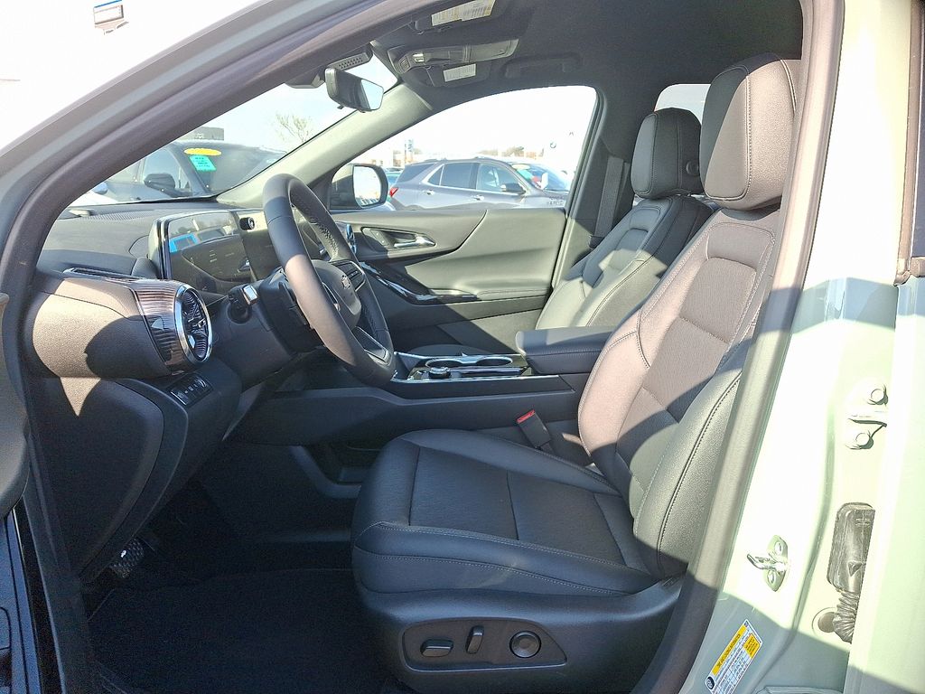 Thumbnail: 2026 Chevrolet Equinox - 6