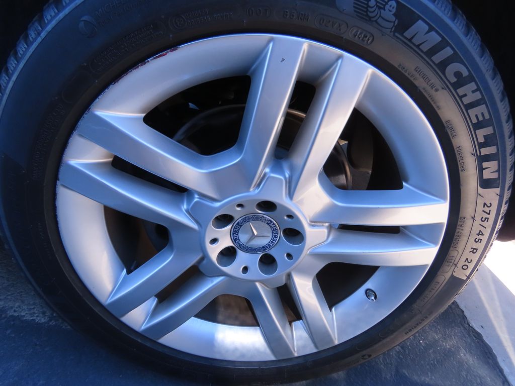 Thumbnail: 2013 Mercedes-Benz M-Class - 16