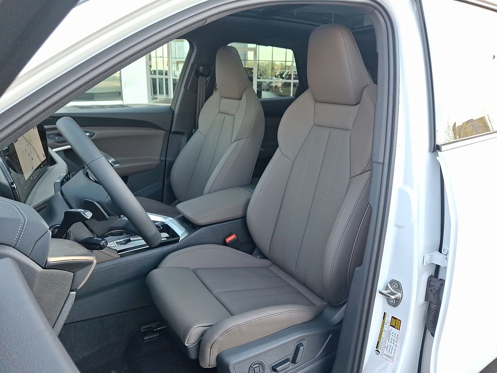 Thumbnail: 2026 Audi Q5 - 12