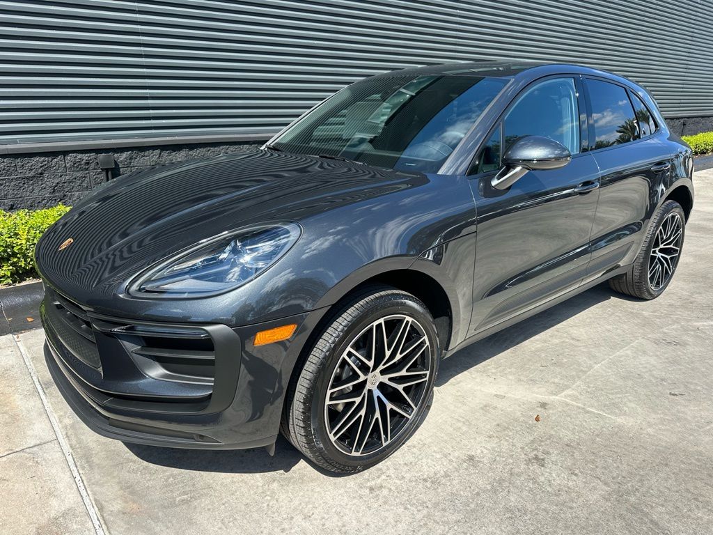 Thumbnail: 2026 Porsche Macan - 7