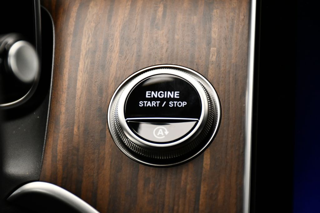 Thumbnail: 2025 Mercedes-Benz GLC - 27