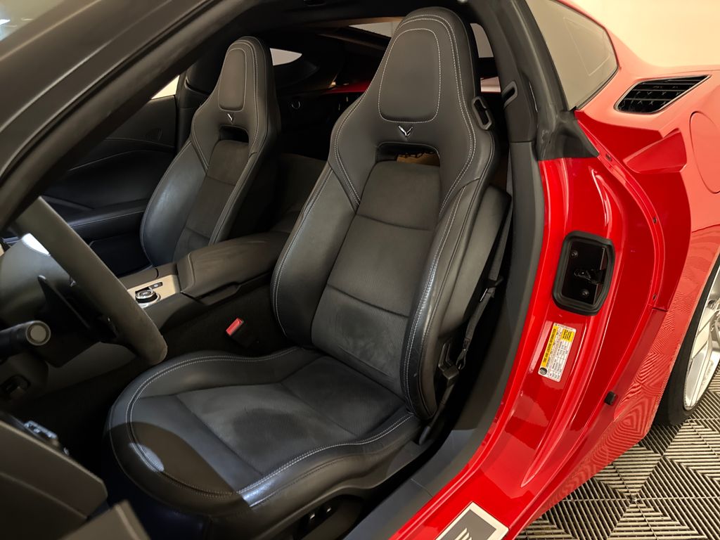 Used 2019 Red Chevrolet Stingray image 20
