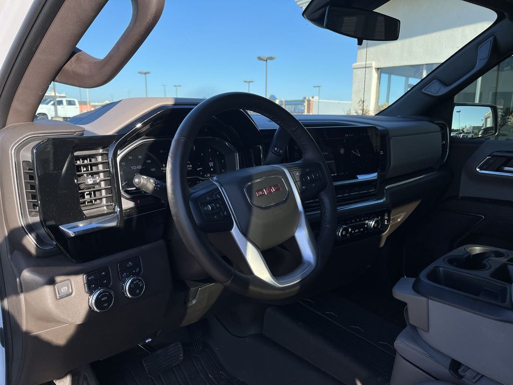 2023 GMC Sierra 1500 SLE 10