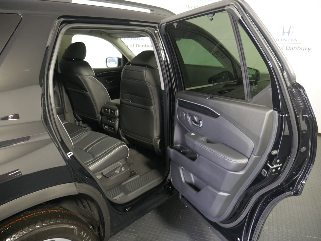 Thumbnail: 2026 Honda Pilot - 8