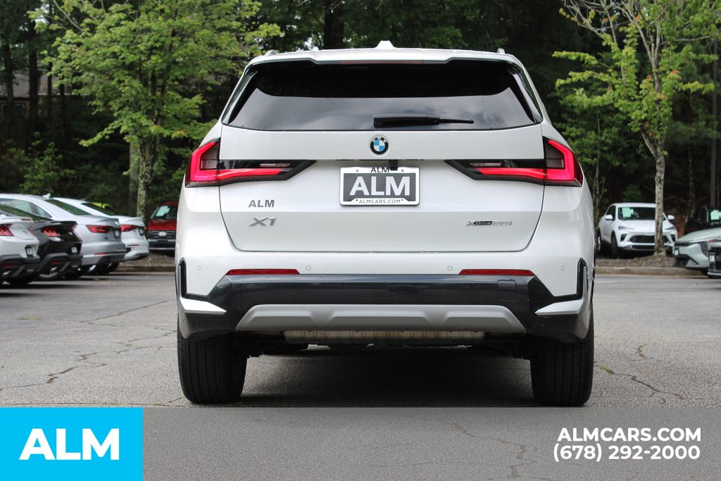 Used 2023 White BMW xDrive28i image 7