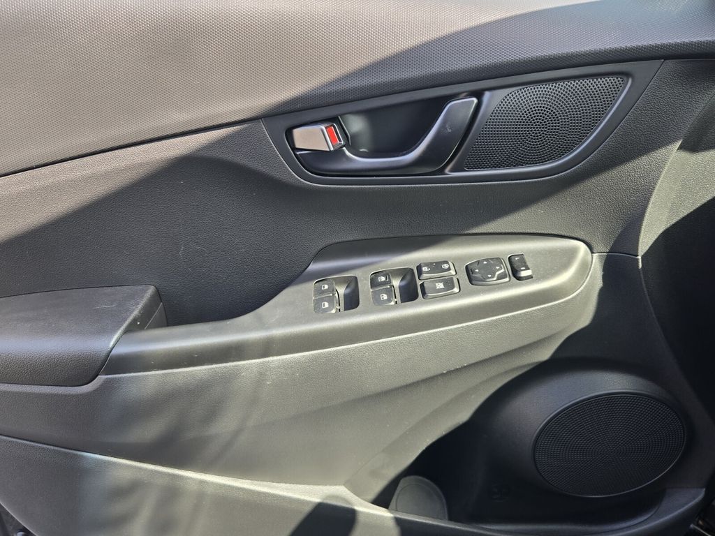 2023 Hyundai Kona - $20,299
