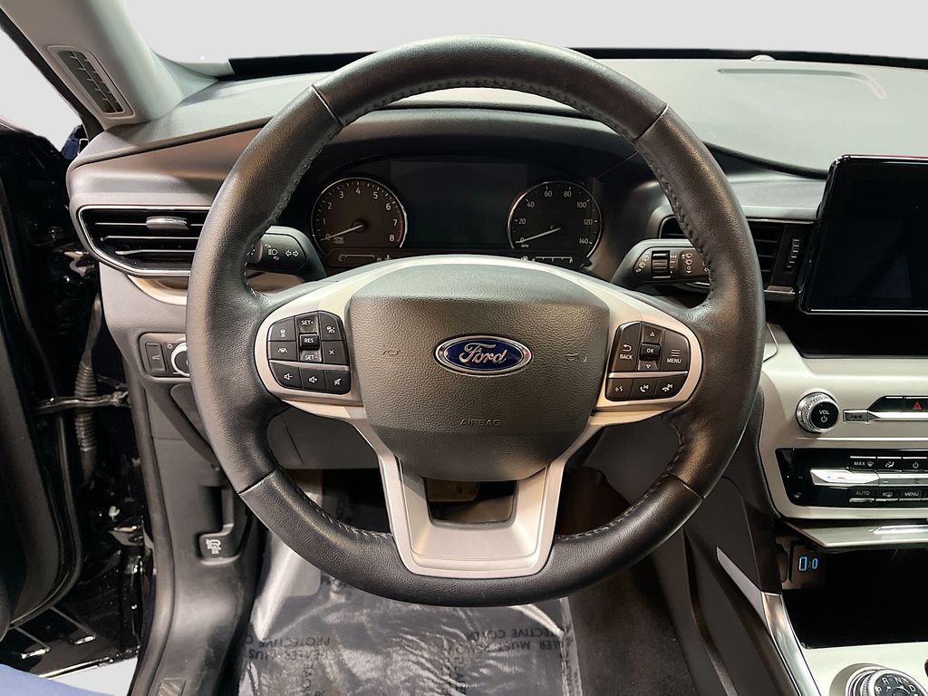 Used 2023 Black Metallic Ford XLT image 11